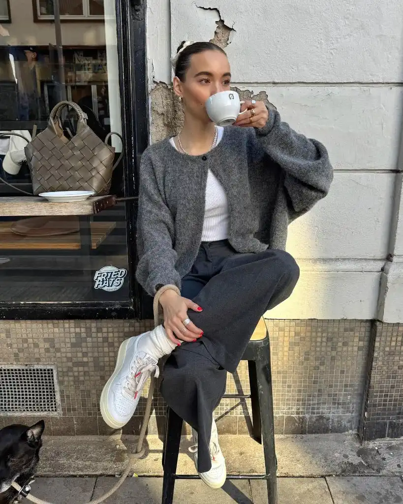 Cafe Fall Outfit