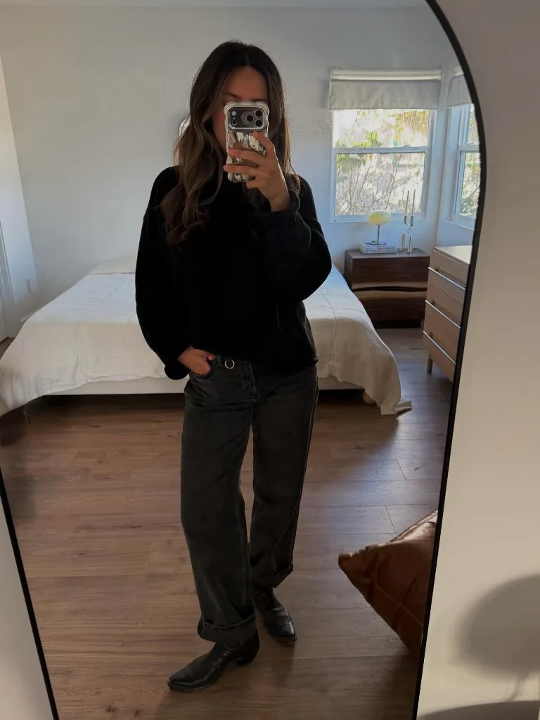 All black outfit mirror selfie