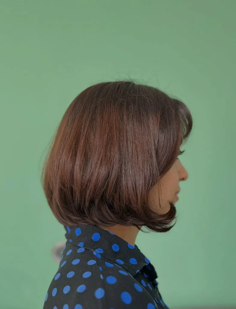 Fall hairstyles for short hair 2026 Classic Rounded Bob with Inward Curled Ends