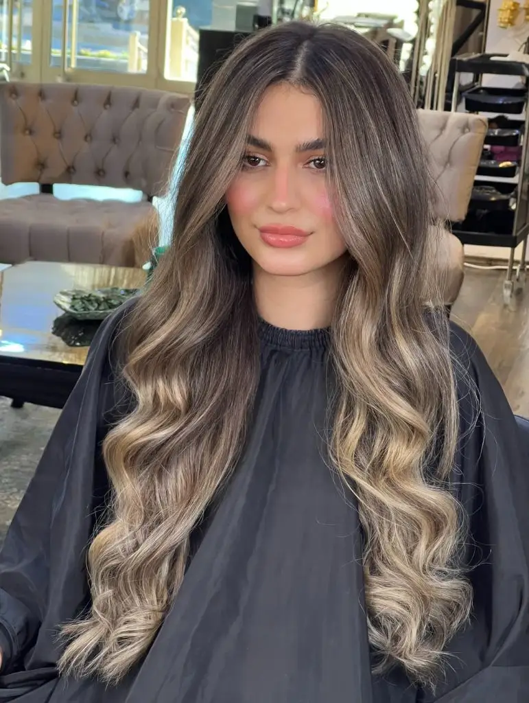 Fall Hair Colour Ideas 2026 Bronde Balayage With Soft Champagne Waves