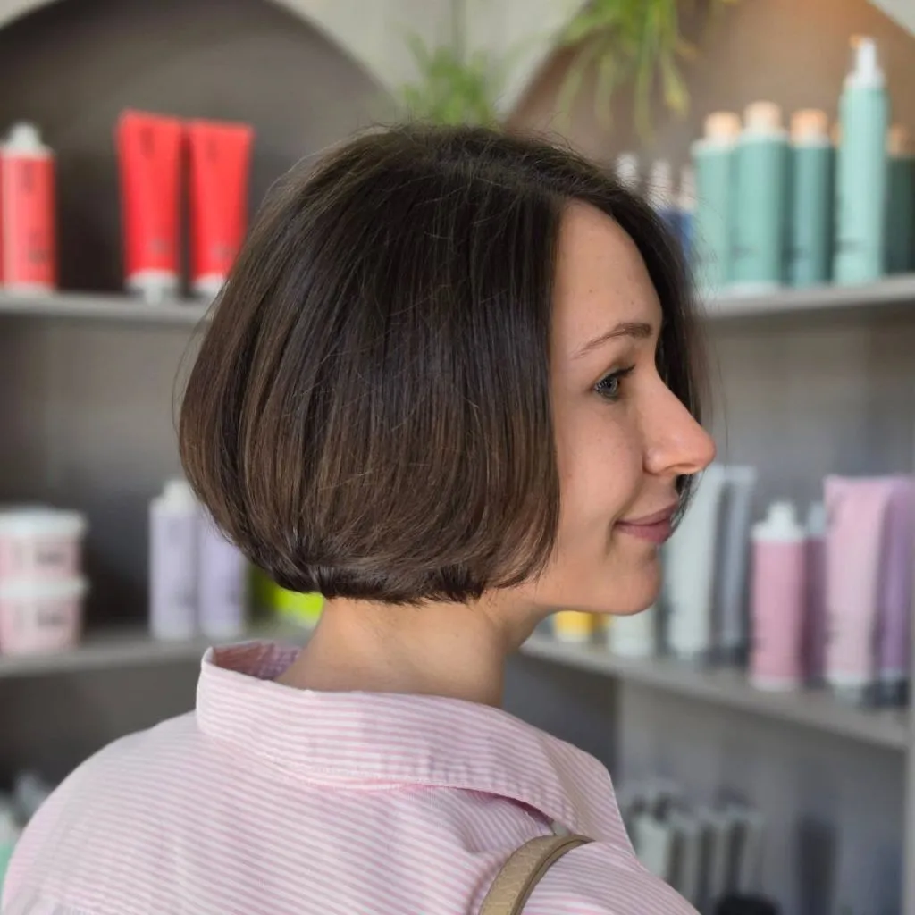 Fall hairstyles for short hair 2026 Classic Rounded Mini Bob with Tucked Ends