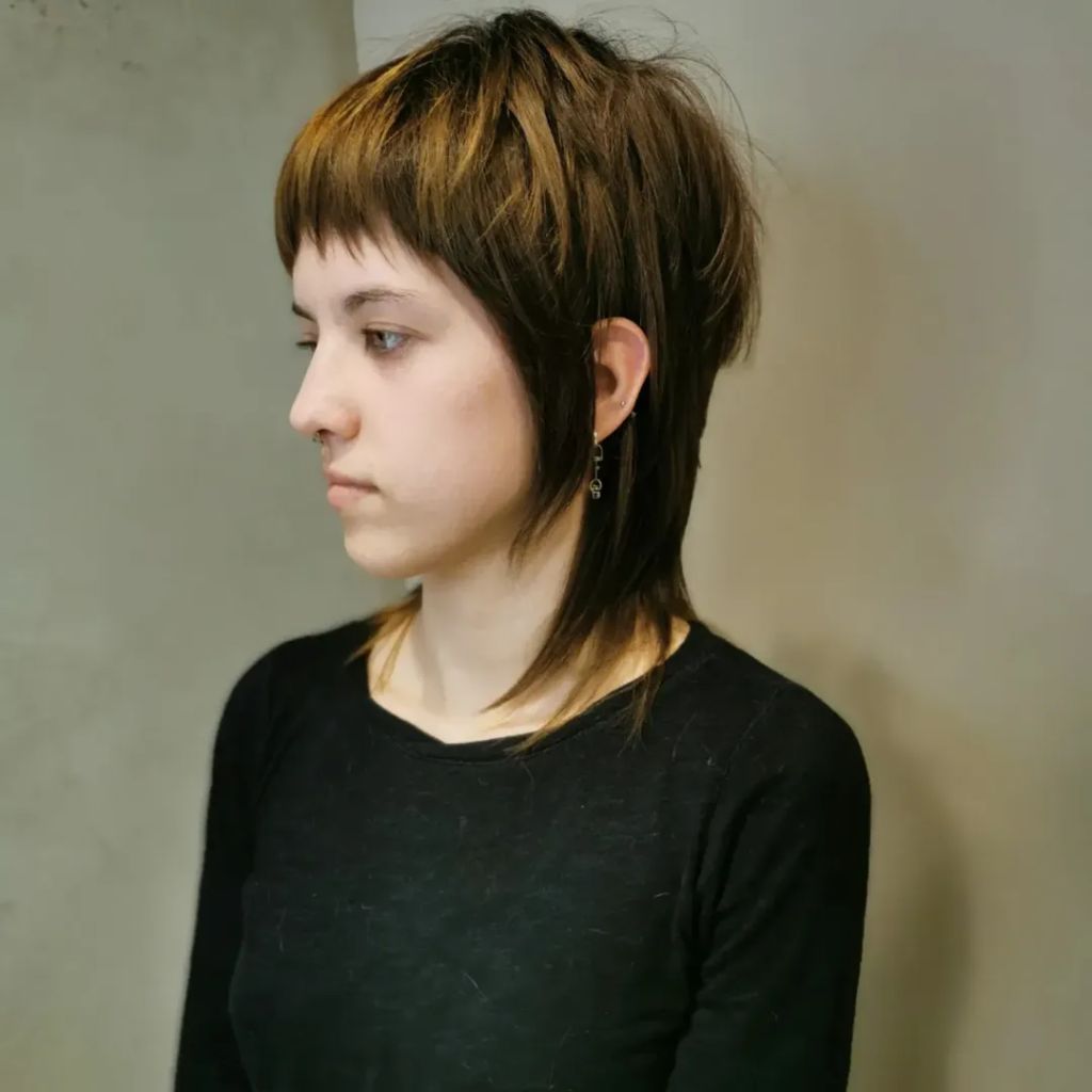 Fall Short Haircuts 2026 Edgy Mullet Shag with Honey Highlights and Disconnected Layers