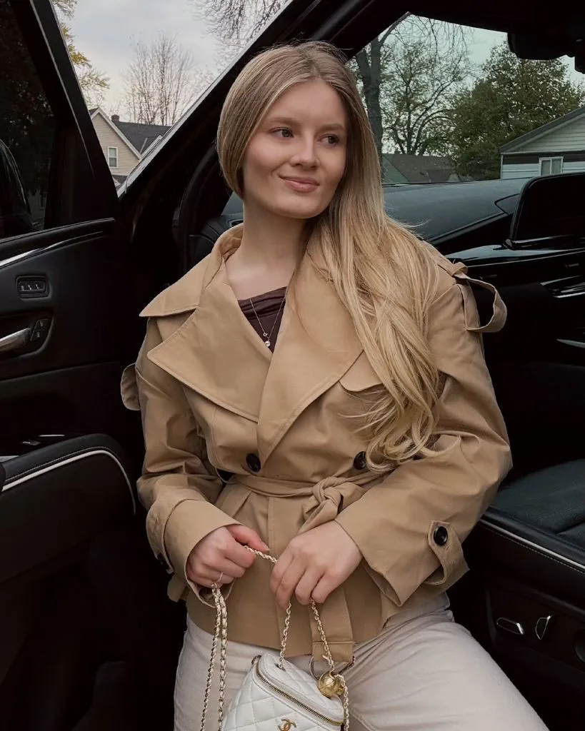 Cropped trench coat outfit