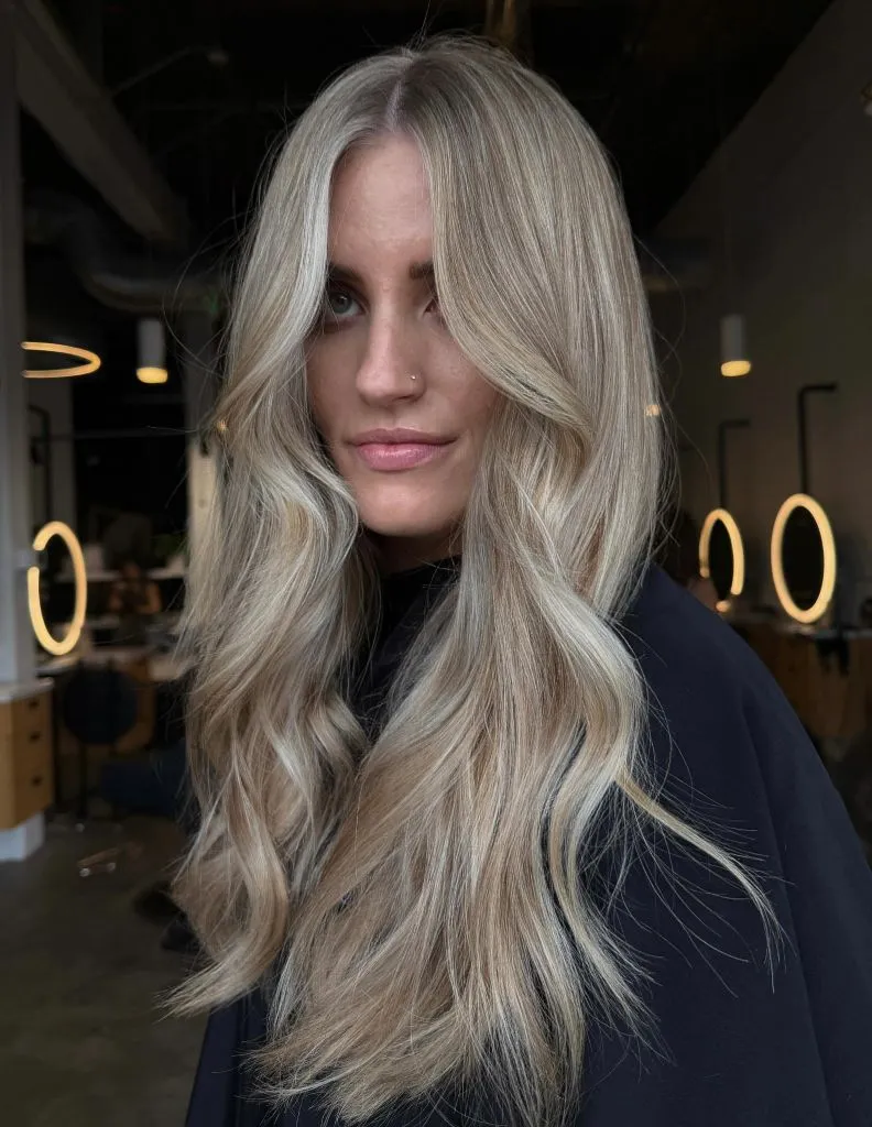 Fall Hairstyles 2026 Cool Ash Blonde Waves With Lived-In Shadow Root
