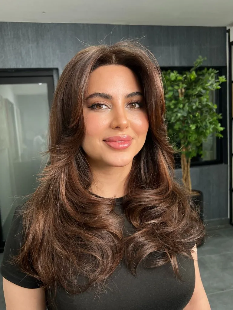Fall Hair Colour Ideas 2026 Warm Chocolate Blowout With Bouncy Curtain Layers