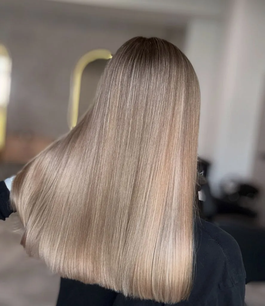 Fall Blonde Hair Colour 2026 Silky Rose Beige Blonde With Glass-Like Shine