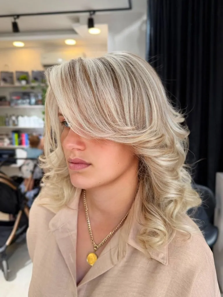 Fall Blonde Hair Colour 2026 Icy Platinum Layers With Voluminous Bouncy Blowout