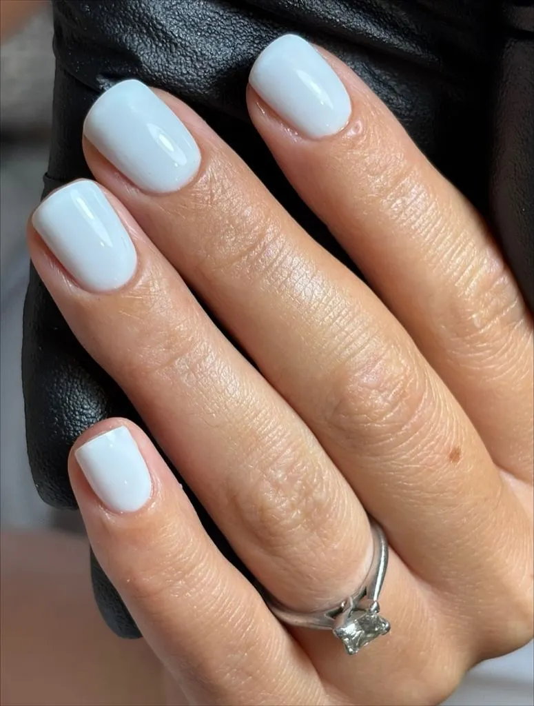Creamy cloud white glossy short nails August nails color 2026 ideas