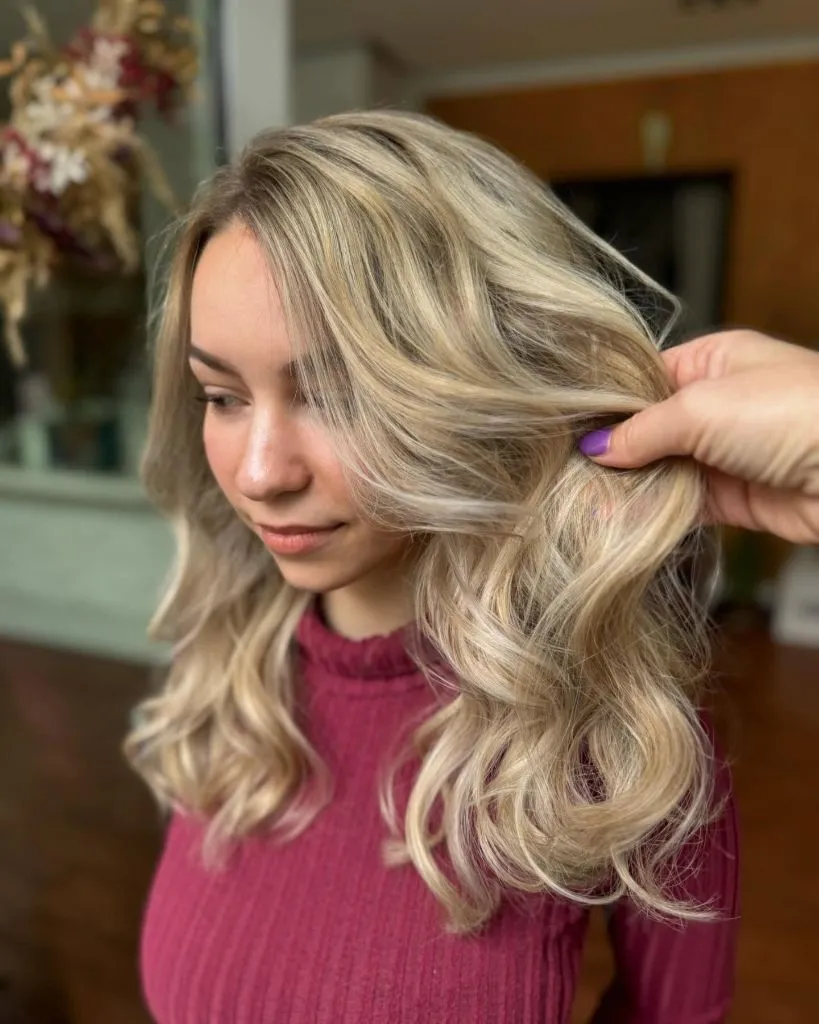 Fall Hairstyles 2026 Golden Honey Blonde Curls With Warm Radiance
