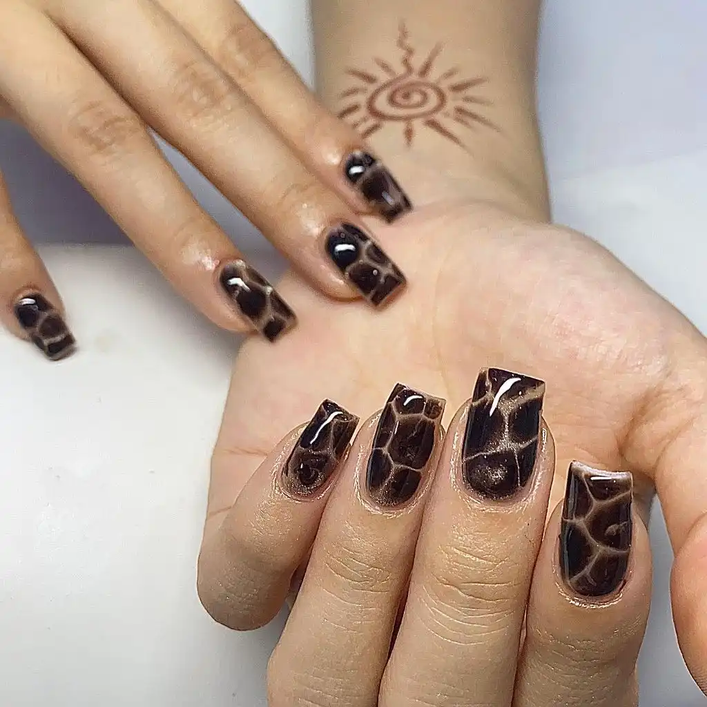 Fall Nail Colors for Dark Skin Dark Tortoiseshell Short Square Nails With A Glossy Crackle Finish
