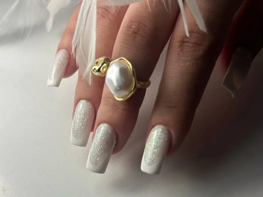 Fall Wedding Nails 2026 White Holographic Glitter On Medium Coffin Nails