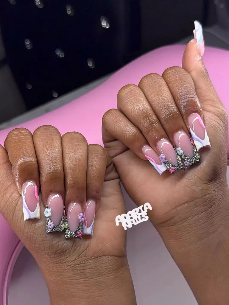 Fall Nail Colors for Dark Skin Pastel Marble Pink And White Square Nails With Floral Rhinestone V-Tips