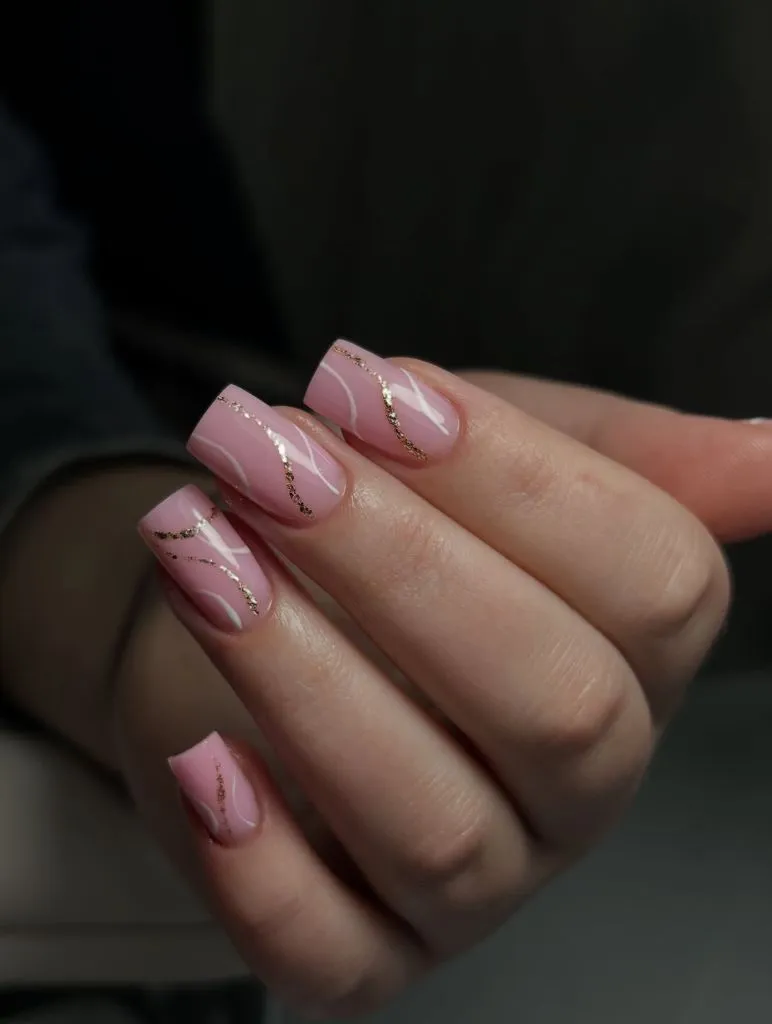 Fall Nail Inspiration 2026 Dusty Pink Square Nails With Gold Glitter Swirl Lines