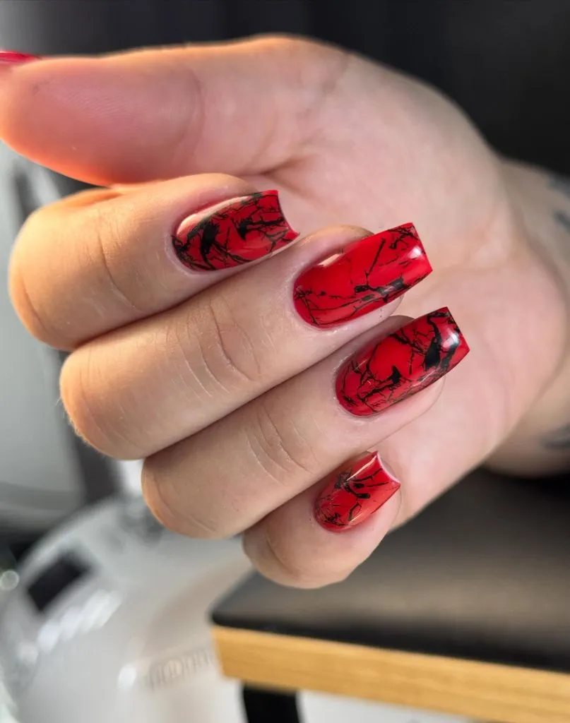 Fall Nail Inspiration 2026 Red Marble Short Square Nails With Black Vein Art