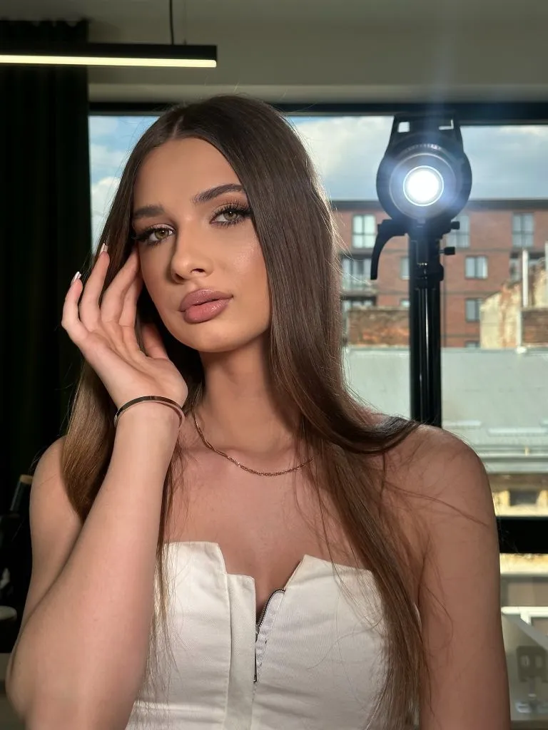 Middle Parting Hairstyles Natural Glam Blowout With Light Brown Straight Lengths