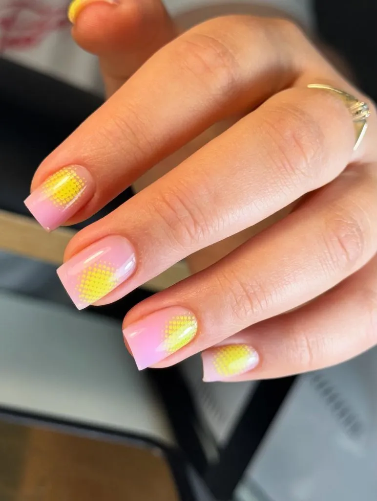 Fall Nail Inspiration 2026 Pink and Yellow Halftone Dot Short Square Nails