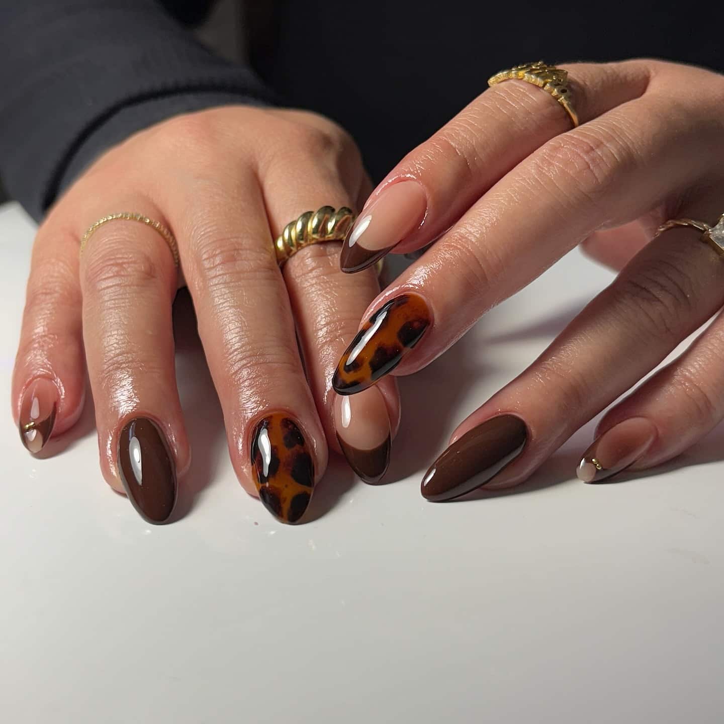 Cognac nails with tortoiseshell French tips