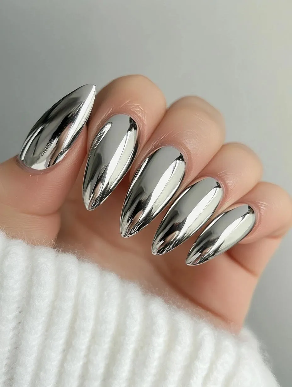Silver mirror chrome nails