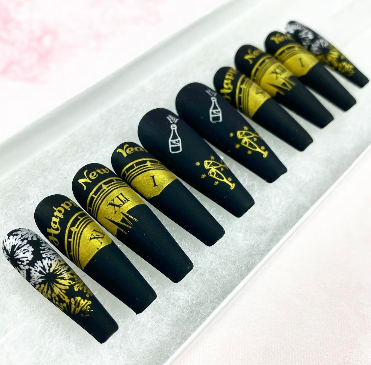 Black and gold New Year press-on nails with clock, Happy New Year and champagne art