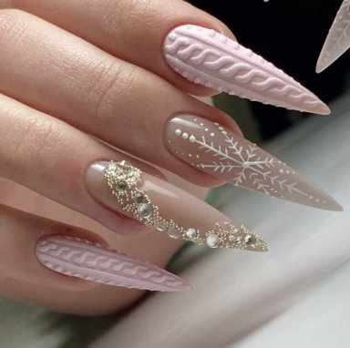 Snow white 3D cable-knit nails in a coffin shape