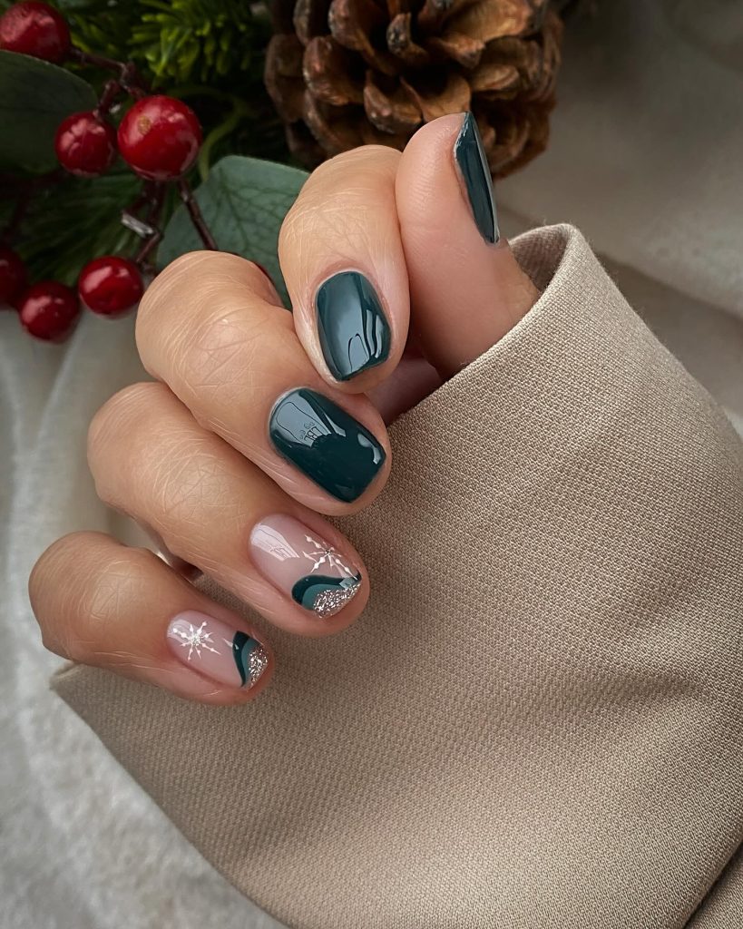 Glossy deep forest green manicure