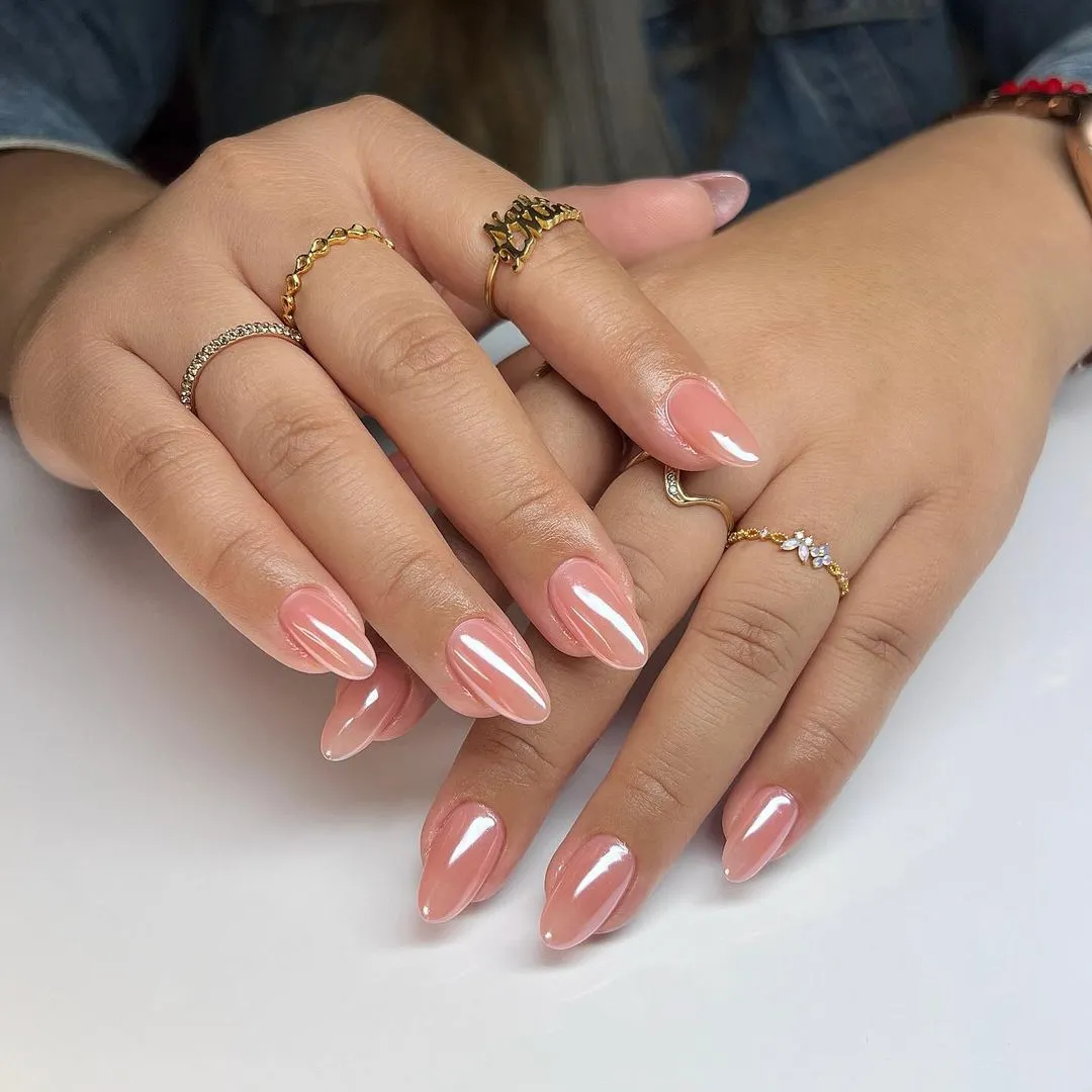 Peach Glaze: juicy pastel base with chrome light