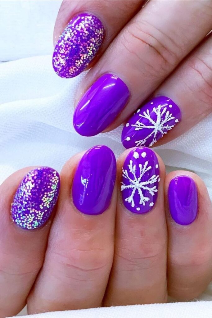Purple Glitter: amethyst purple glitter on oval nails