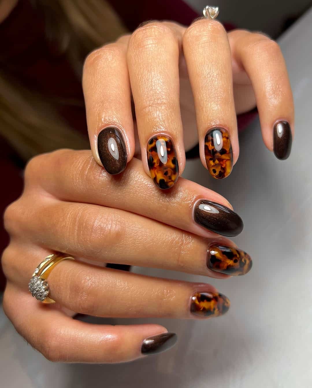 Dark chocolate and tortoiseshell nails