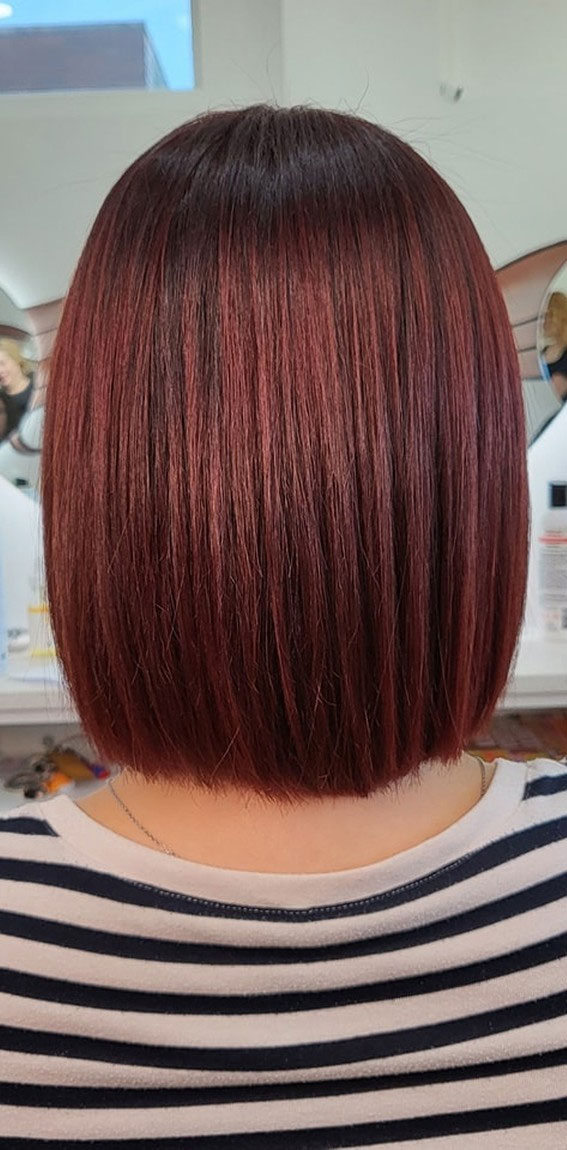 Back view of a straight blunt cherry cola bob