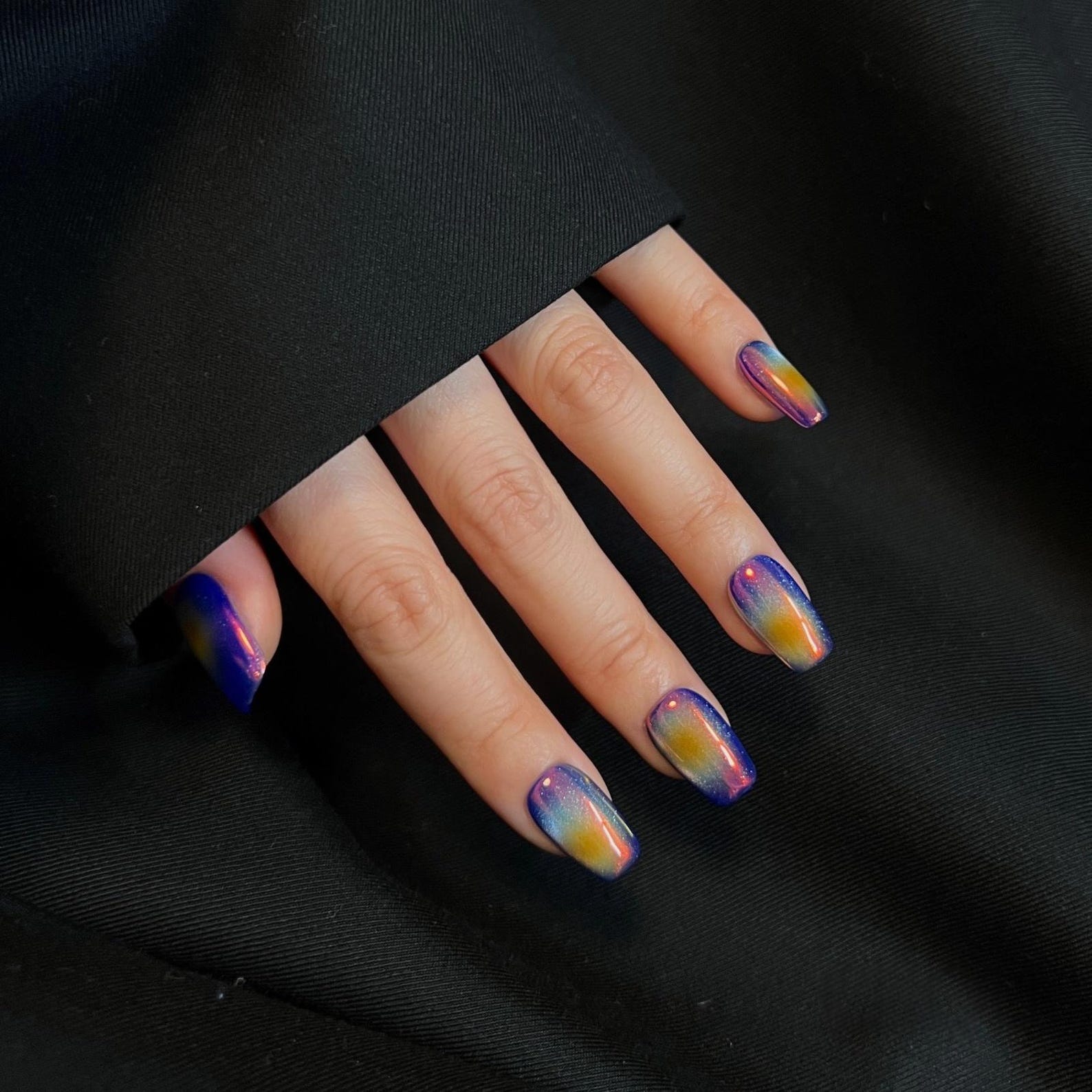 Aurora cat-eye short press-on nails