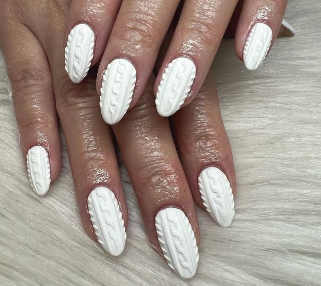 Cable-knit textured winter nails