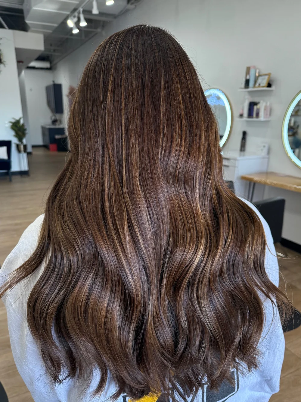 Dimensional brunette balayage with soft layers