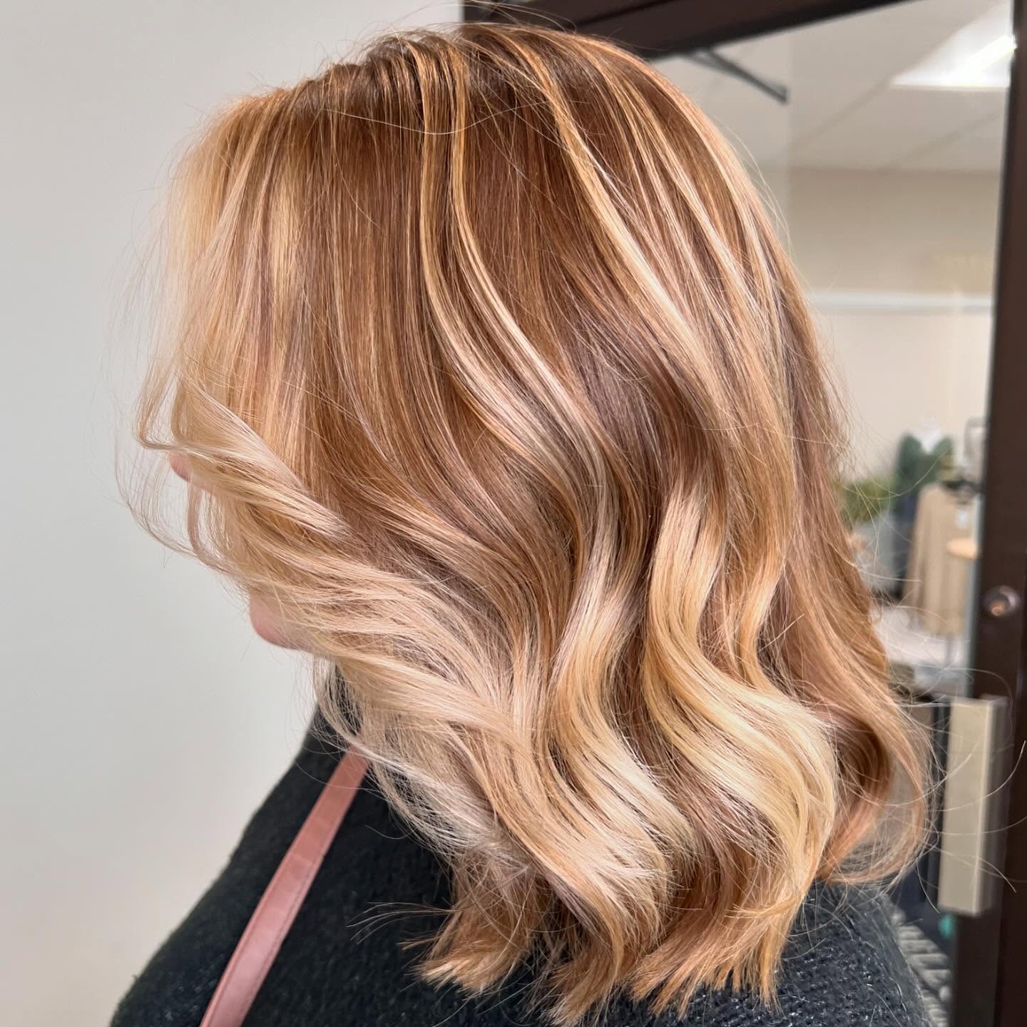 Warm bronde lob with soft natural waves